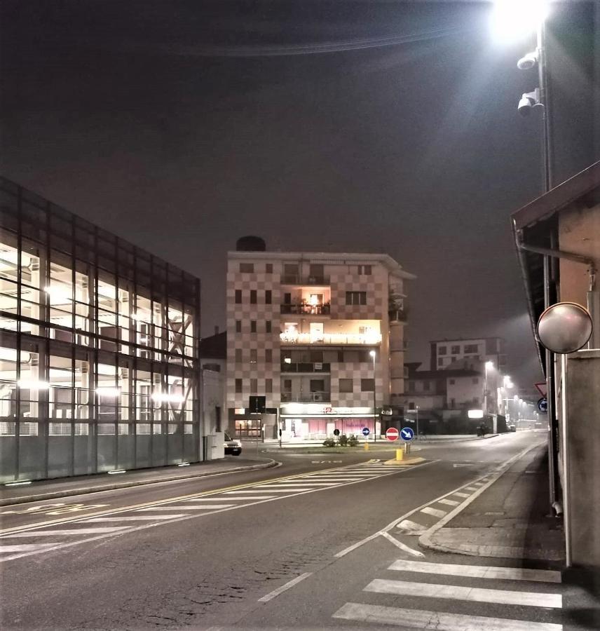 Sleep & Fly Bergamo Centro Apartment Exterior photo